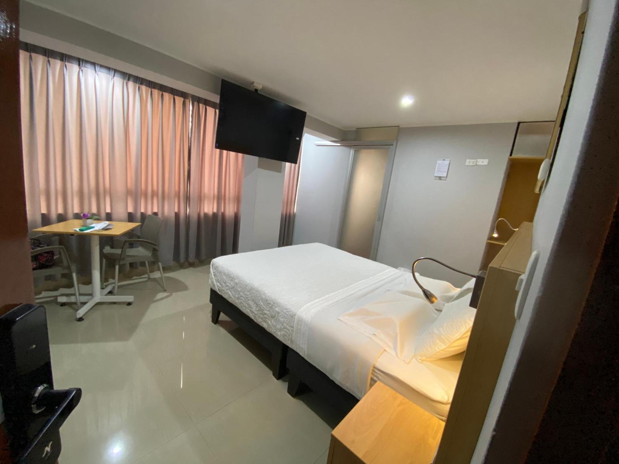 Millennium Hotel Corporative San Vicente de Cañete Esterno foto
